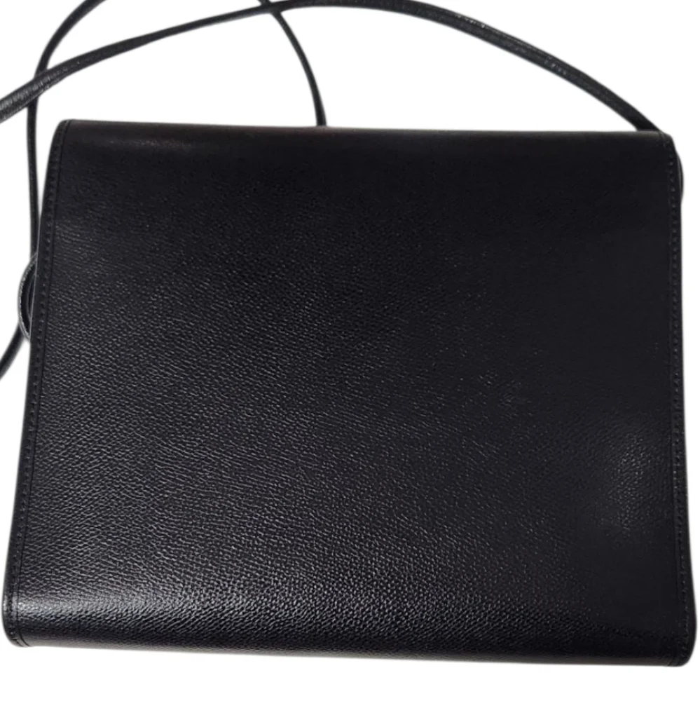 Classic Black Envelope Crossbody Bag with Gold Accent - Picture 4 of 11